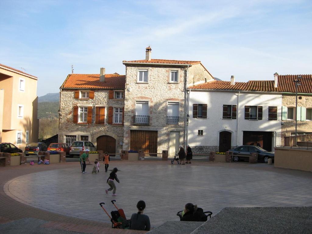Appartement Centre Ville Du Boulou Pour 2 Adultes-2 Enfants- Check In 17H-21H--Juillet-Aout Reservation De 7 Jours Mini ル・ブールー エクステリア 写真